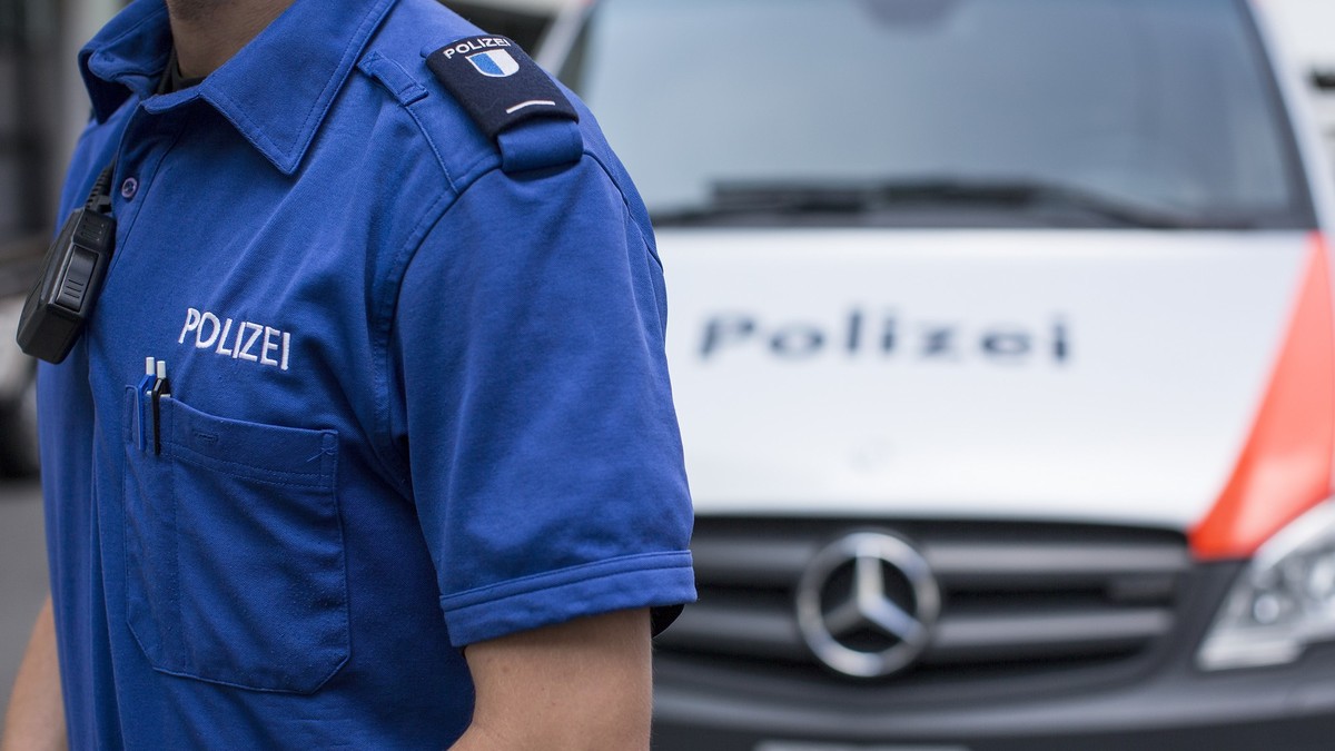 Zwei-Personen-bei-Unfall-mit-LKW-in-Ebikon-LU-verletzt
