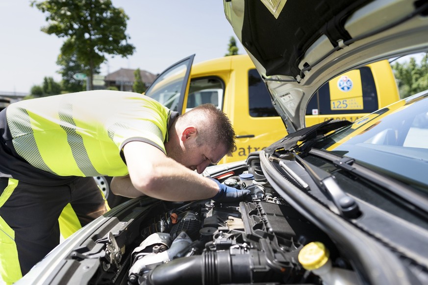 Hohe Temperaturen schaden auch Fahrzeugen – insbesondere der Autobatterie.
