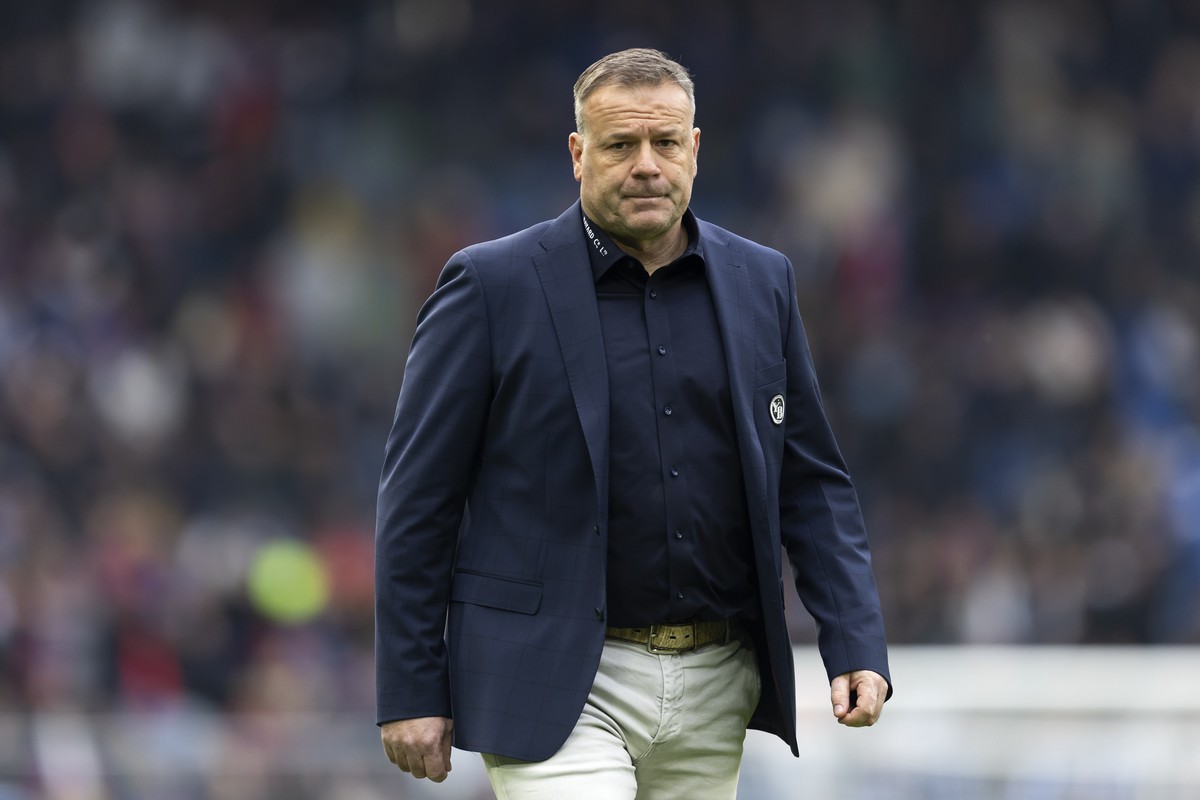 Trainer Patrick Rahmen (YB) geht in die Halbzeitpause im Super League Spiel zwischen dem FC Basel 1893 und dem BSC Young Boys, im Stadion St. Jakob-Park in Basel, am Sonntag, 6. Oktober 2024. (KEYSTON ...