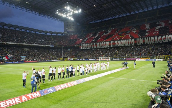 Bildnummer: 10533756 Datum: 06.05.2012 Copyright: imago/AFLOSPORT
Two team group line-up, MAY 6, 2012 - Football / Soccer : General view, Italian Serie A match between Inter Milan 4-2 AC Milan at Sta ...