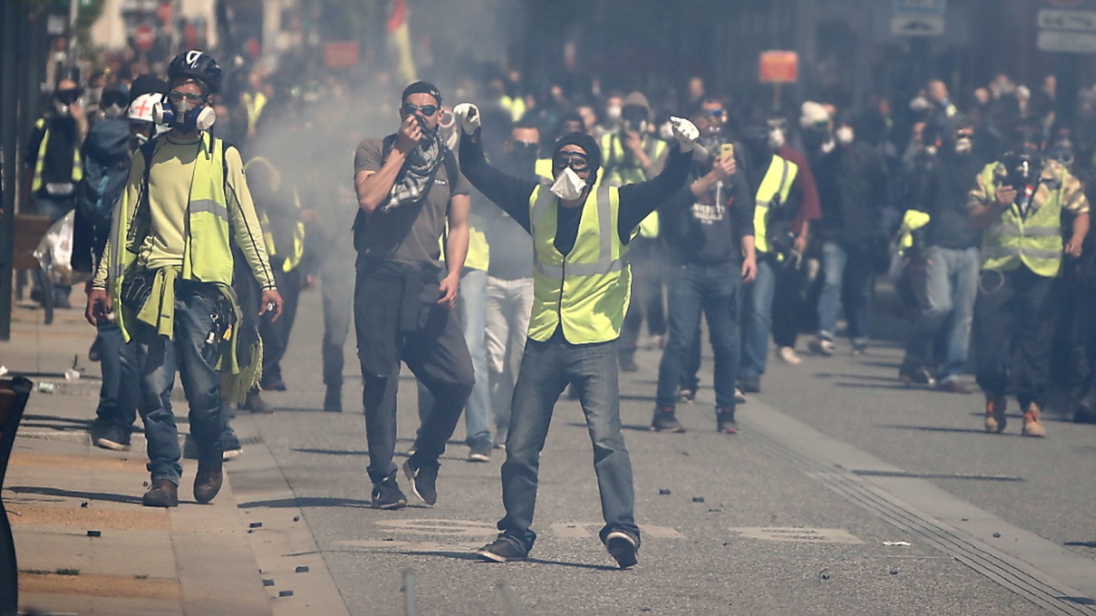 Bei Protesten der &quot;Gelbwesten&quot;-Bewegung kam es am Samstag in Toulouse zu Zusammenstössen zwischen Polizei und Demonstranten.