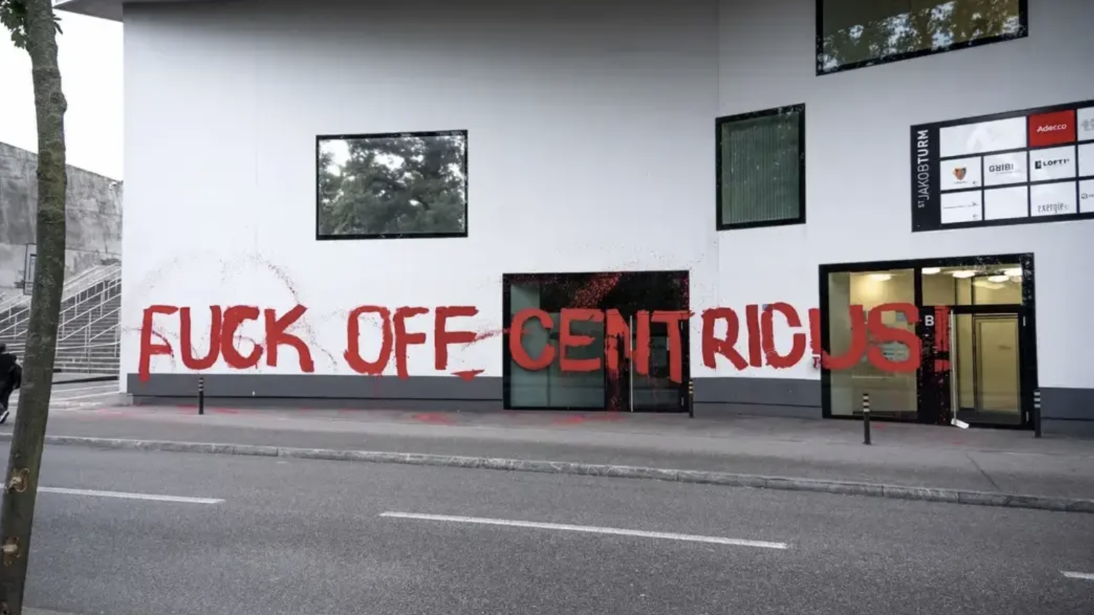 So sah die Reaktion der Fans des FC Basel im Sommer aus, als erste Gerüchte um Centricus auf kamen.