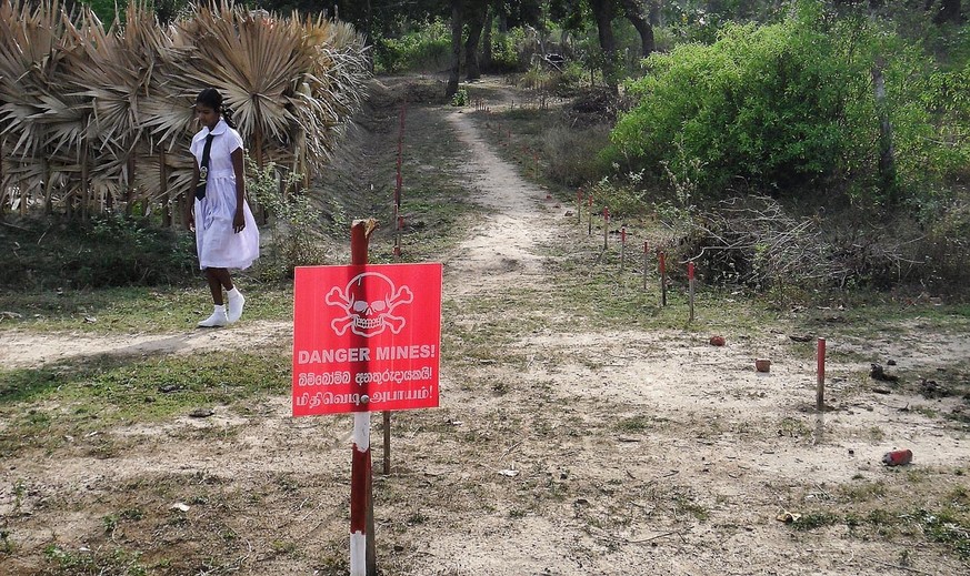 Und ständig die Angst vor dem grossen Knall: In Sri Lanka liegen in ländlichen Gegenden noch sehr viele Anti-Personen-Minen vergraben. 