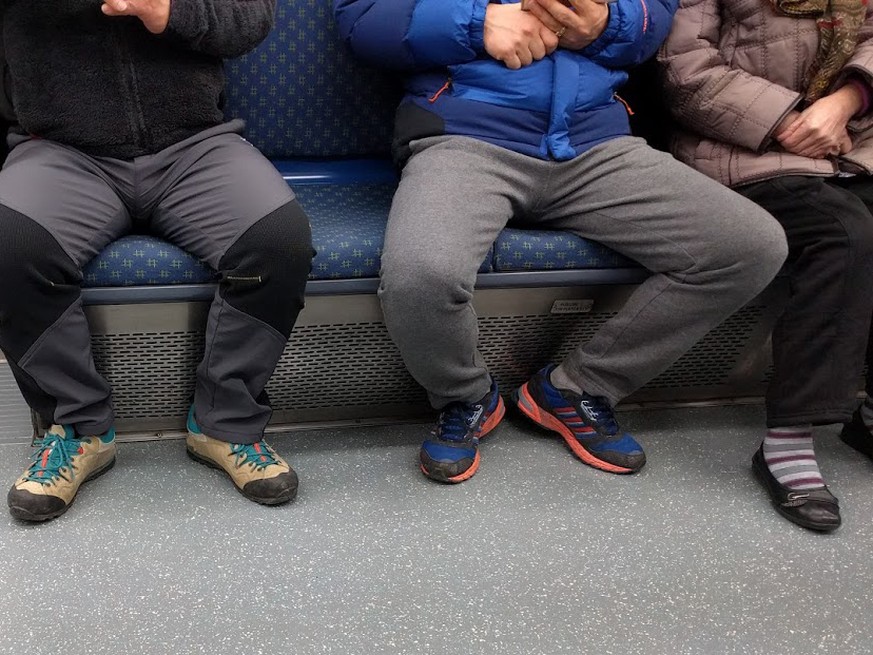 Manspreading