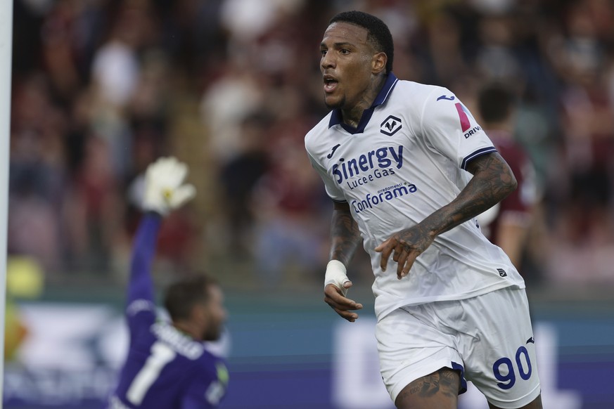 Verona&#039;s Michael Folorunsho celebrates after scoring his side&#039;s second goal during the Serie A soccer match between US Salernitana and Hellas Verona in Salerno, Italy, Monday, May 20, 2024.  ...