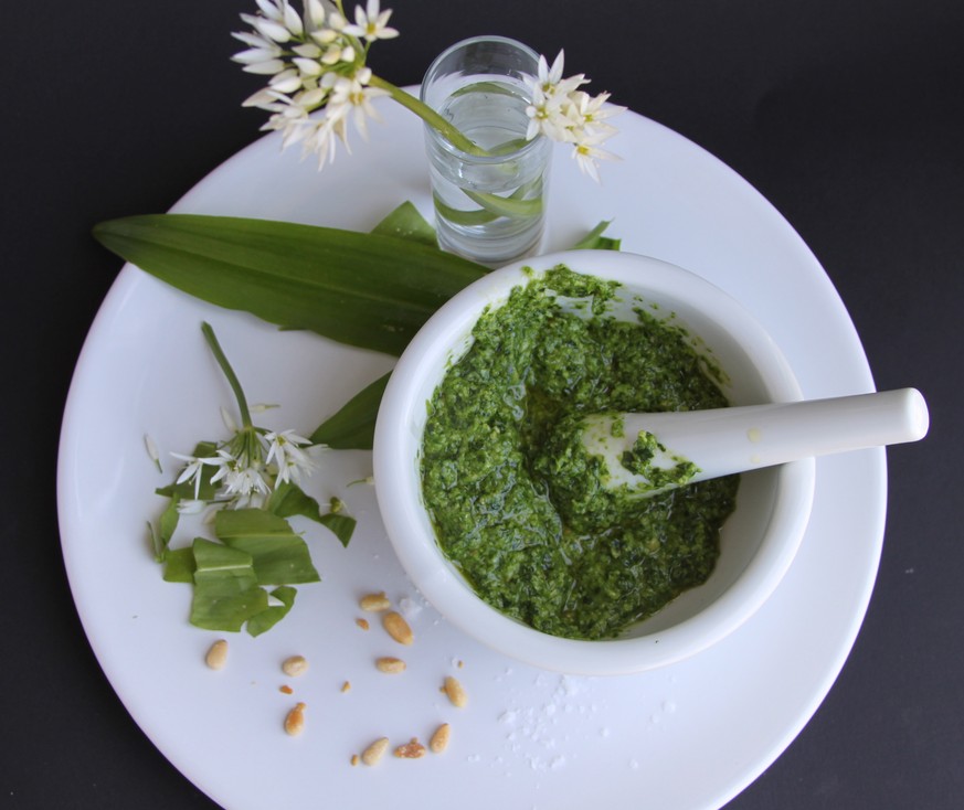 bärlauch pesto pasta http://www.annamayeveryday.co.uk/blog/starters/wild-garlic-pesto