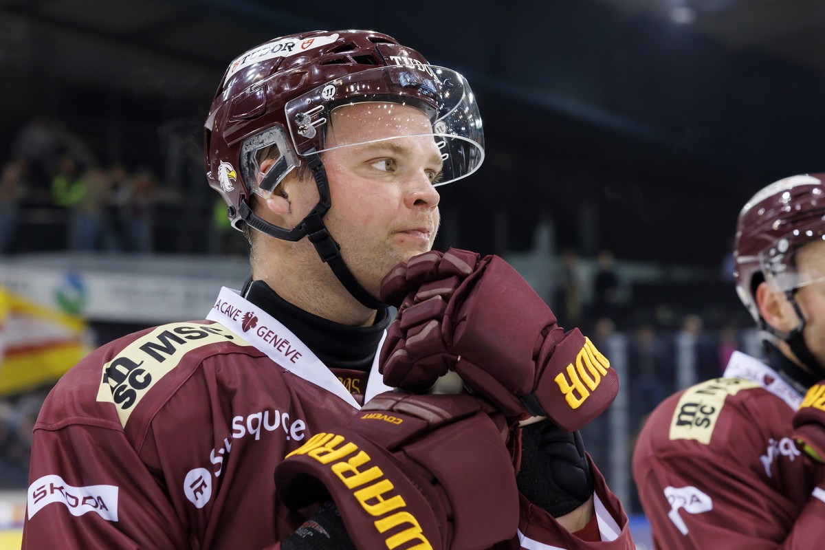 Geneve-Servette's forward Teemu Hartikainen looks disappointed after losing against the team Biel-Bienne, during a National League regular season game of the Swiss Championship between Geneve-Ser ...