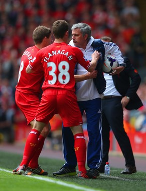 Mit allen Wassern gewaschen: José Mourinho und sein Team spielten gegen Liverpool von Anfang an auf Zeit.