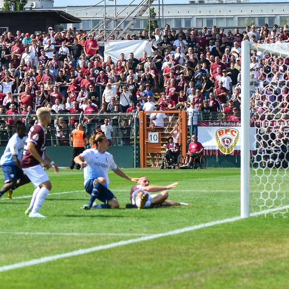 16.08.2025, xlakx, Fussball DFB Pokal 1.Runde, BFC Dynamo Berlin - VfL Bochum v.l. Noah Loosli VfL Bochum, Jubel ueber das Tor DFL/DFB REGULATIONS PROHIBIT ANY USE OF PHOTOGRAPHS as IMAGE SEQUENCES an ...