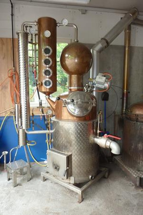 holzwurmsanatorium benken SG destillerie brennenb schnapsbrennen whisky gin wodka brennkessel alkohol drinks trinken https://www.holzwurmsanatorium.ch/destillerie/