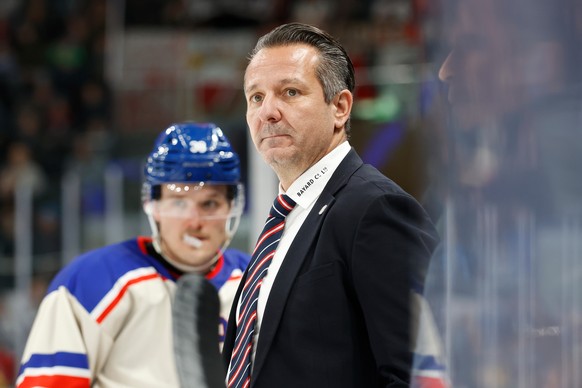 Head Coach Marco Bayer (ZSC) im Meisterschaftsspiel der National League zwischen den ZSC Lions und dem Lausanne HC, am Sonntag, den 05. Januar 2025 in der Swiss Life Arena in Zuerich. .(KEYSTONE/Manue ...