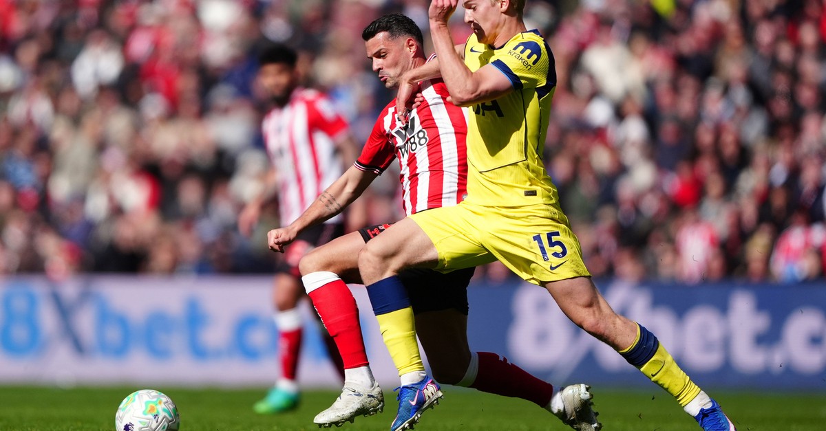 Xhakas Sunderland verschlimmert Tottenhams Abstiegsangst