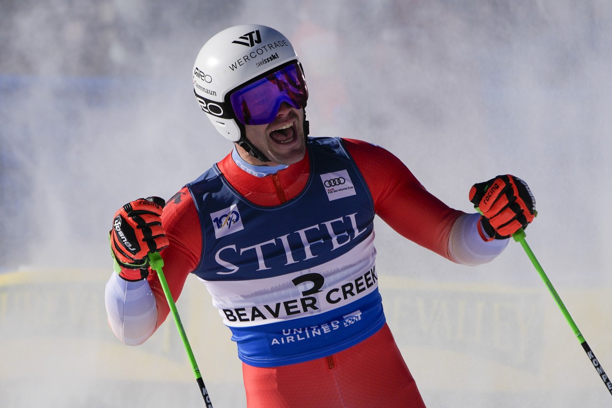 Switzerland's Thomas Tumler reacts after winning a men's World Cup giant slalom skiing race, Sunday, Dec. 8, 2024, in Beaver Creek. (AP Photo/John Locher)