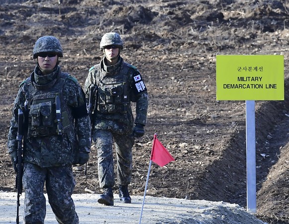 Südkoreanische Soldaten vor der entmilitarisierten Zone an der Grenze zu Nordkorea. 