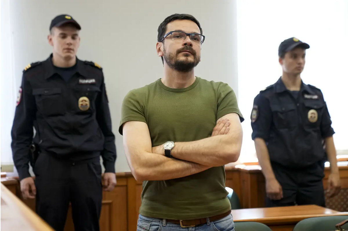 Le politicien d'opposition Ilya Yashin risque jusqu'à dix ans de prison pour de prétendues «fausses informations sur l'utilisation de l'armée russe».