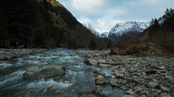 Gewässerperlen Schweiz WWF Rauszeit Chärstelenbach Maderanertal Auengebiet Hüfigletscher