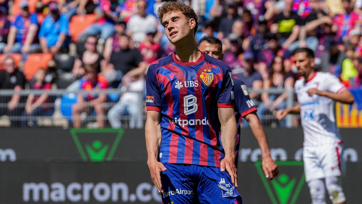 Fussball: Schweiz: Brack Super League 2025/2026 - 34. Spieltag, 26.04.2026 - FC Basel 1893 vs. FC Sion St. Jakob-Park Andrej Bacanin 14, FC Basel *** Football Switzerland Brack Super League 2025 2026  ...