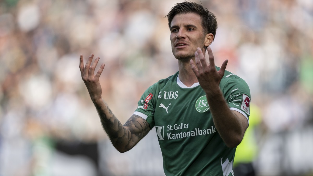 Hugo Vandermersch (SG) im Fussball Meisterschaftsspiel der Swiss Super League zwischen dem FC St. Gallen (SG) und dem FC Luzern (FCL), am Sonntag, 24. August 2025, im kybunpark in St. Gallen. (KEYSTON ...