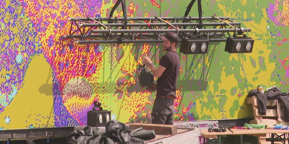 In den letzten vier Tagen haben rund 73'000 Gäste das Berner Gurtenfestival besucht. Die Organisatoren ziehen, nicht zuletzt dank dem Sommerwetter, eine positive Bilanz der 41. Ausgabe. 135 Musikschaf ...