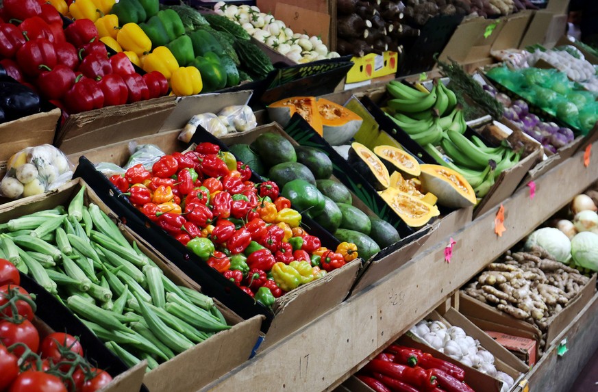 epa13176961 Food at a supermarket in London, Britain, 18 August 2026. UK grocery inflation has eased to 2.1 percent, its lowest level since October 2024, acording to market researcher Worldpanel. EPA/ ...