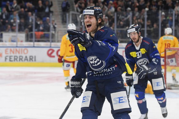 Ambri&#039;s player Andre Heim celebrates the 3-1 goal, during the preliminary round game of National League A (NLA) Swiss Championship 2022/23 between HC Ambri Piotta and SCL Tigers at the ice stadiu ...