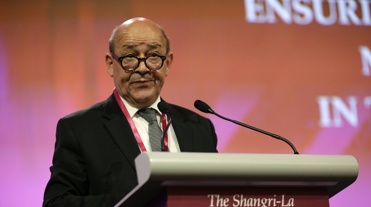 Er bleibt: Verteidigungsminister Jean-Yves Le Drian.