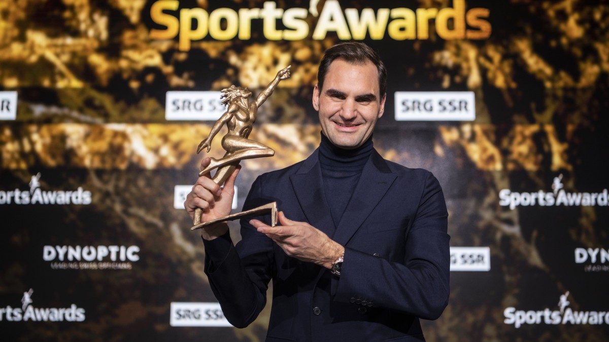 Tennisspieler Roger Federer erhaelt den Preis als "Bester Sportler aus 70 Jahren" an der Verleihung der Sports Awards 2020, aufgenommen am Sonntag, 13. Dezember 2020, in Zuerich. (KEYSTONE/E ...