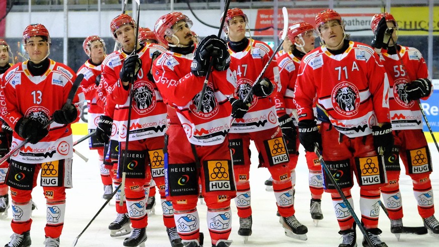 Team Winterthur jubilate after the victory SKY Swiss League - EHC Winterthur vs Sierre Winterthur Deutweg Z