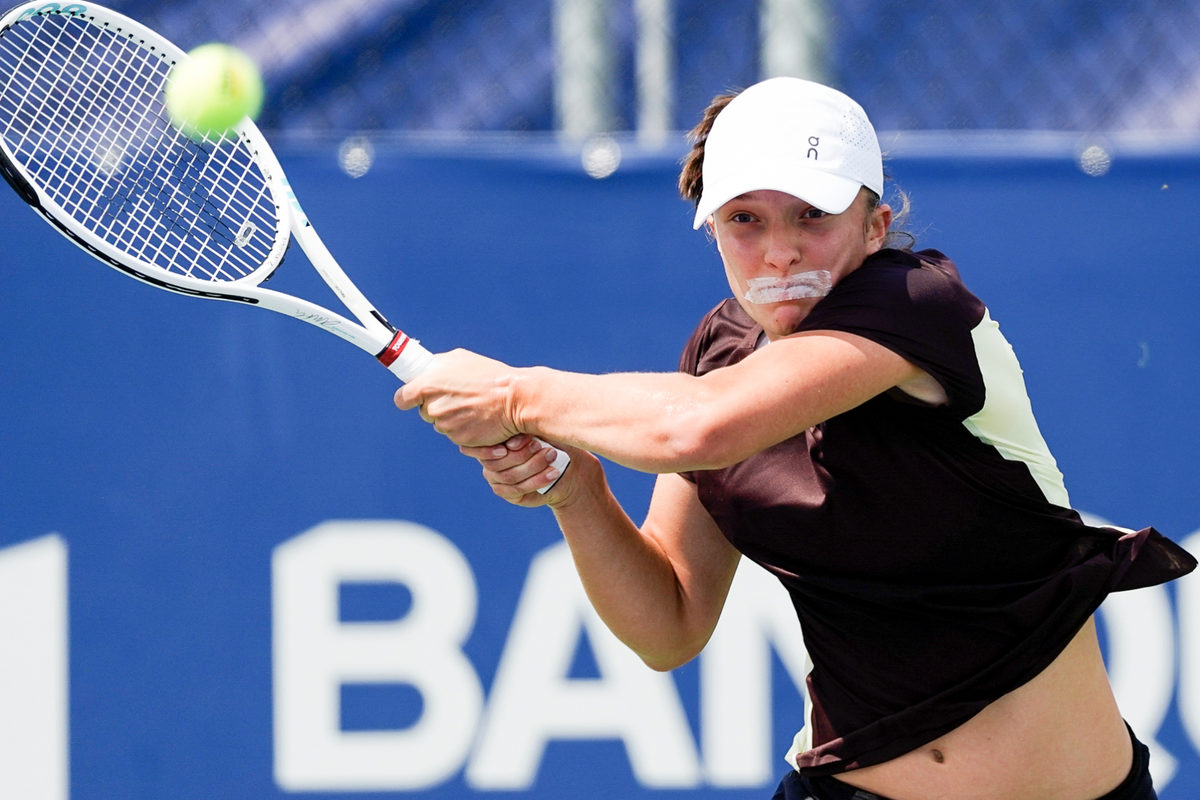 Tennis: pourquoi Iga Swiatek joue avec du scotch sur la bouche