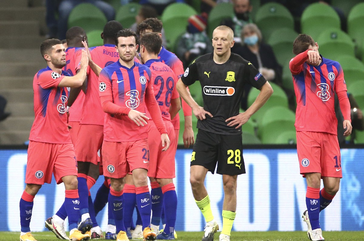 Chelsea's Timo Werner celebrates with teammates after scoring his side's second goal during the Champions League Group E soccer match between Krasnodar and Chelsea in Krasnodar, Russia, Wedn ...