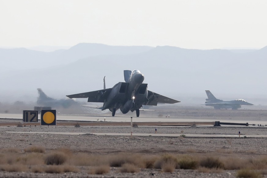 epa07991077 An Israeli F-15 fighter jet takes off during the joint Air Forces drill 'Blue Flag' at the Ovda Air Force Base in the Negev Desert, southern Israel, 11 November 2019 (issued 12 N ...