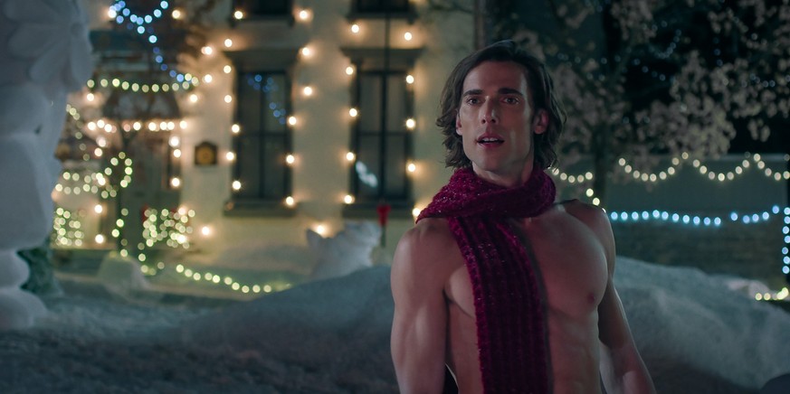 Hot Frosty. Dustin Milligan as Jack Snowman in Hot Frosty. Cr. Courtesy of Netflix