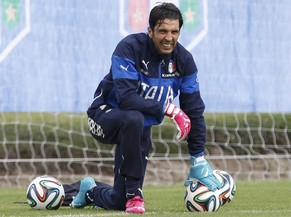 Gianluigi Buffon trainiert wieder und hofft auf einen Einsatz gegen Costa Rica.