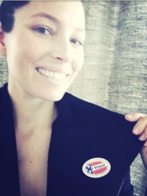 «All the cool kids are doing it... #vote #midterms.»