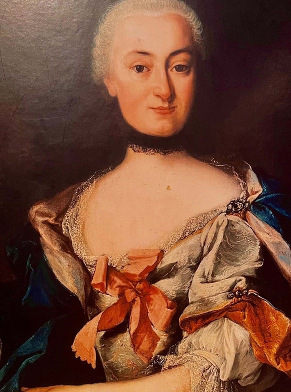 The lady appreciated beautiful clothes: Marie Josse Pfyffer-d'Hemel.