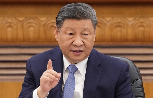 epa11993873 China&#039;s President Xi Jinping speaks during a meeting with global business leaders at the Great Hall of the People, in Beijing, China, 28 March 2025. EPA/KEN ISHII/POOL