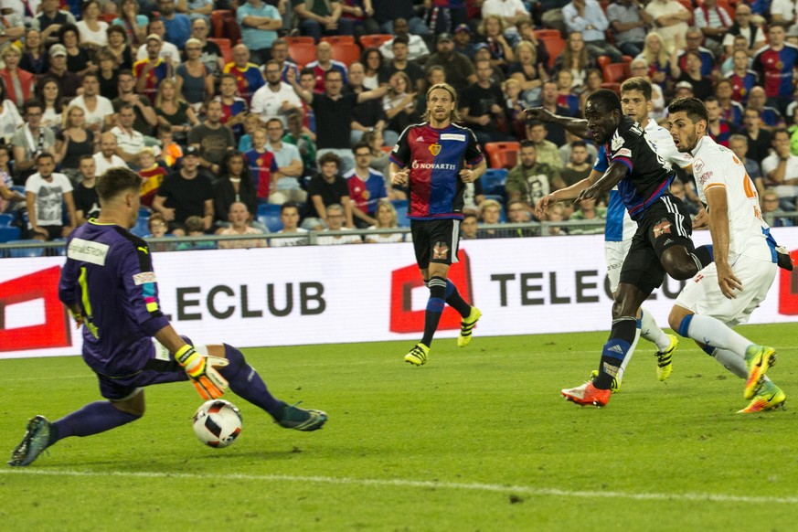Hier trifft Seydou Doumbia zum vierten Mal in dieser Saison: Das 2:0 für Basel.