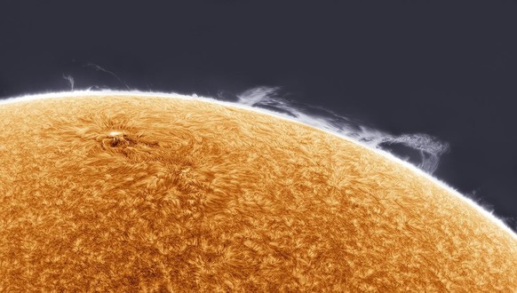 Nominierte für Astronomy Photographer of the Year 2022. louds of Hydrogen Gas by Simon Tang - Astronomy Photographer of the Year 2022 – Our Sun.