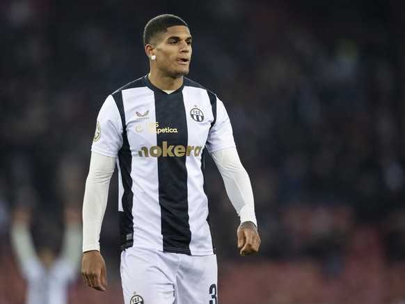 Daniel Denoon (FCZ) im Fussball Meisterschaftsspiel der Super League zwischen Zuerich, FCZ, und FC St.Gallen 1879, SG, im Letzigrund, am Sonntag, 9 Februar 2025 in Zuerich. (KEYSTONE/Ennio Leanza)