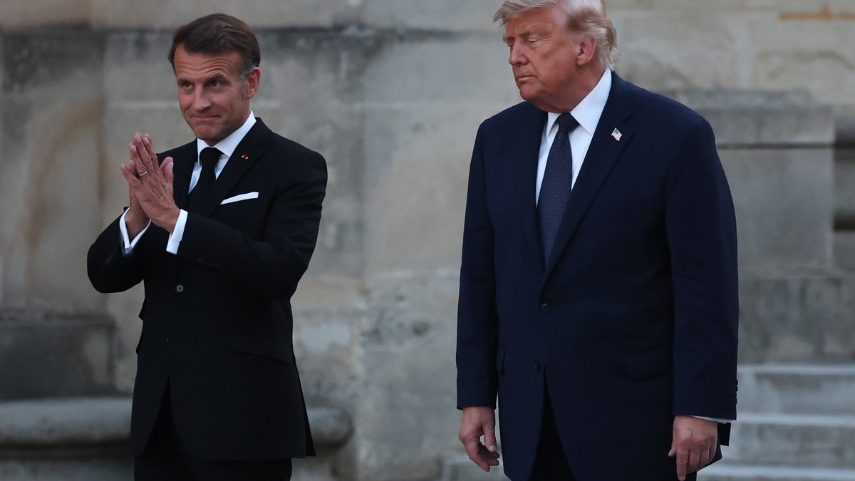 W-hrend-Dinner-mit-Macron-Trump-hat-Iran-Abkommen-bereits-unterzeichnet