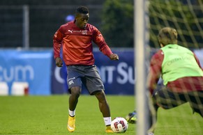 Moubandje im Training. Er wird wohl für Rodriguez spielen.