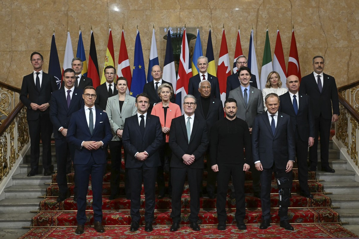 Britain's Prime Minister Keir Starmer, front center, hosts the European leaders' summit to discuss Ukraine, at Lancaster House, London, Sunday March 2, 2025. Front row from left, Finland ...