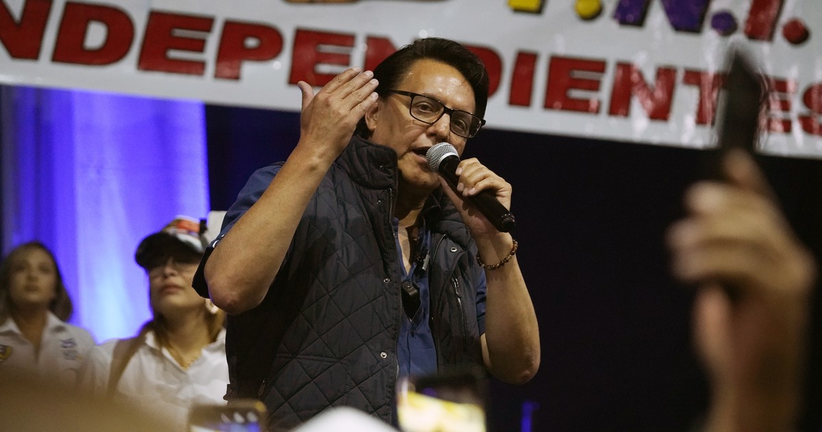 Le candidat centriste Fernando Villavicencio, peu avant d'être assassiné.