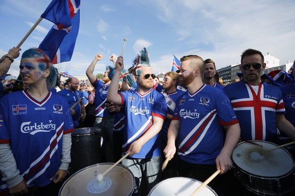 epa05406265 Iceland supporters during the public viewing in Reykjavik, Iceland, 03 July 2016, of the UEFA EURO 2016 quarter final match between France and Iceland. EPA/EYTHOR ARNASON ICELAND OUT