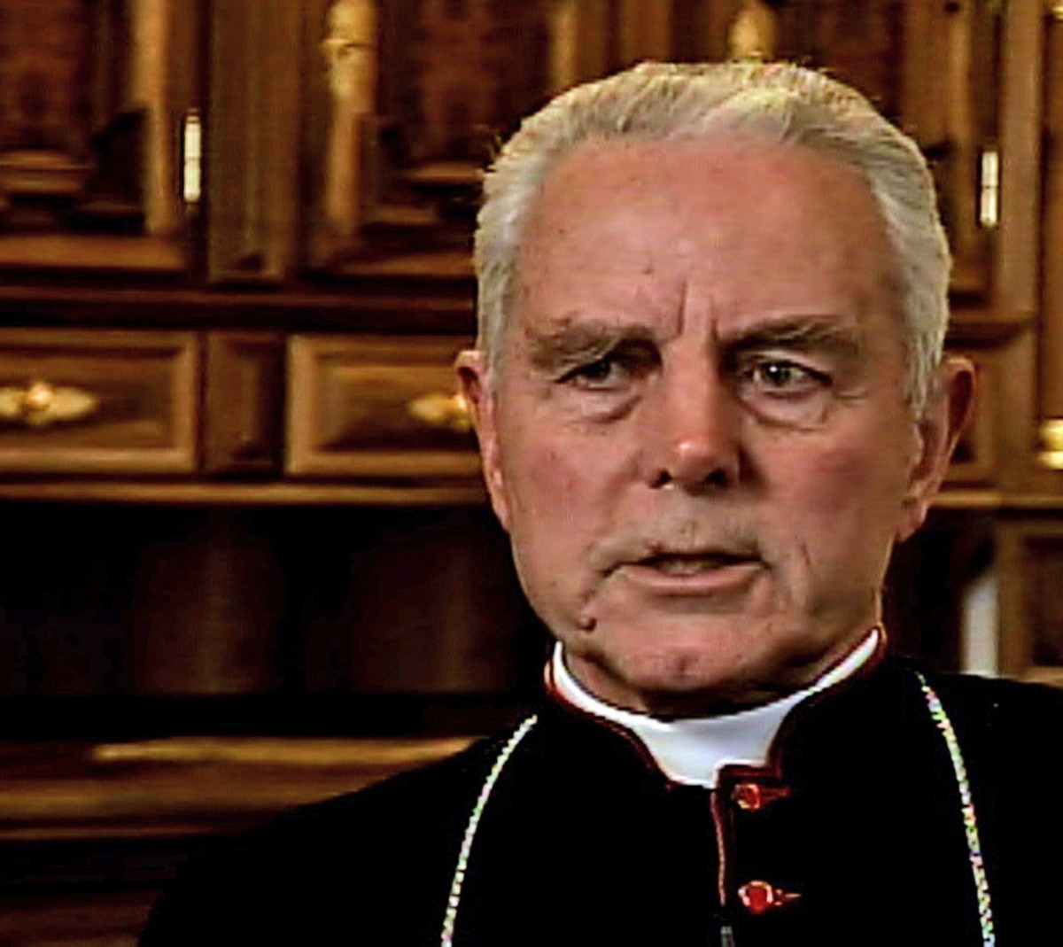 Holochaust-Leugner Bischof Williamson im TV-Interview.