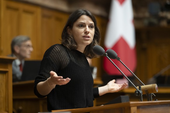 Nationalraetin Mattea Meyer, SP-ZH, spricht bei der Schlussabstimmungen zu '25.068 BRG. Jederzeit Strom fuer alle (Blackout stoppen). Volksinitiative und indirekter Gegenentwurf', am letzten ...