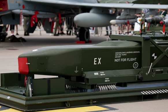 epa13020157 A Taurus (Target Adaptive Unitary and Dispenser Robotic Ubiquity System) KEPD-350 air-launched cruise missile is on display during the German Armed Forces Day at the Laage Air Base, locate ...