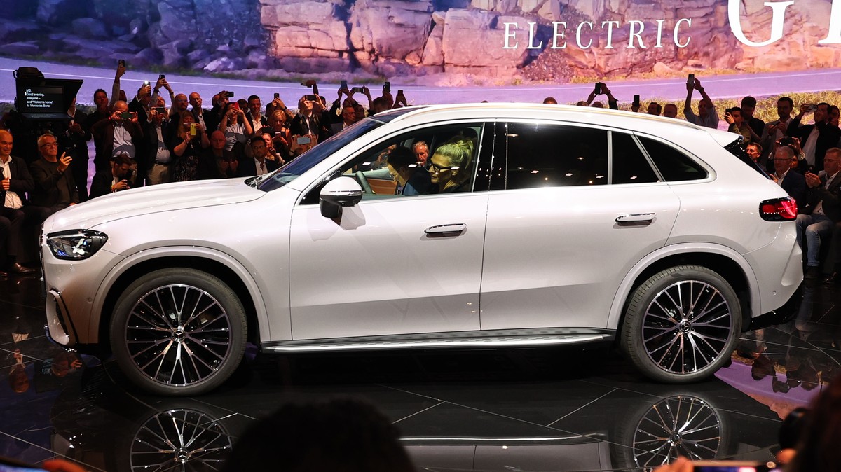 epa12360519 Mercedes world premiere of the GLC in Munich, Germany, 07 September 2025. The International Motor Show Germany IAA Mobility 2025 takes place in Munich from 09 to 14 September 2025, featuri ...