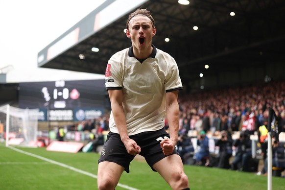Ben Waine of Port Vale scores a goal and celebrates 1-0. Port Vale v Sunderland, Emirates FA Cup, Fifth Round, Football, Vale Park, Stoke-on-Trent, UK - 08 Mar 2026Stoke-on-Trent Vale Park United King ...