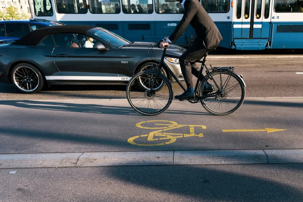 Velo, ÖV oder Auto? Eine Umfrage zeigt einen erstaunlichen Wandel in der Bevölkerung.